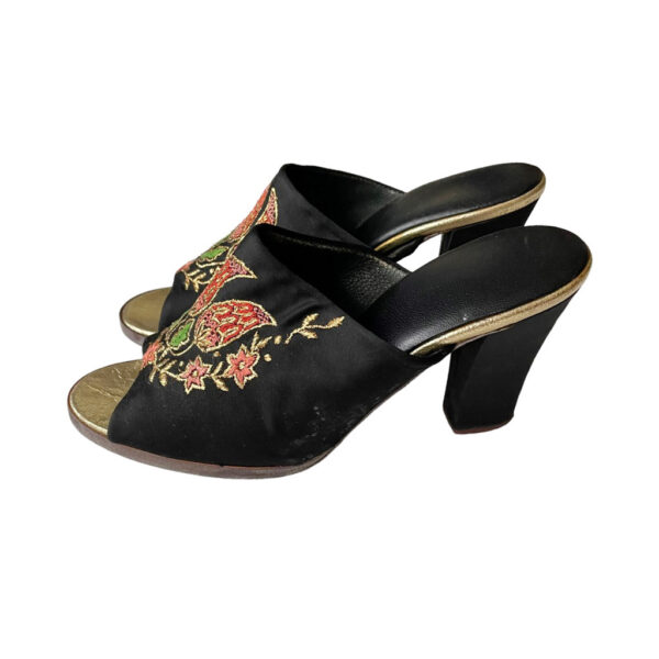 Mules noires en satin brodé semelle cuir vintage elephant