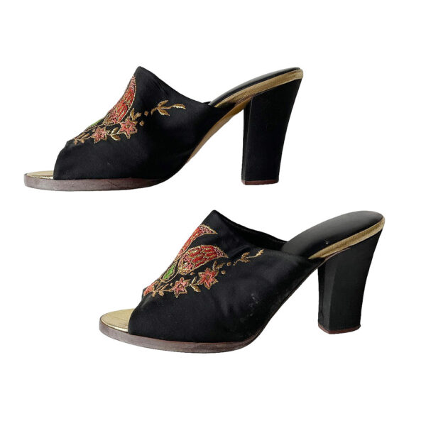 Mules noires en satin brodé semelle cuir vintage elephant