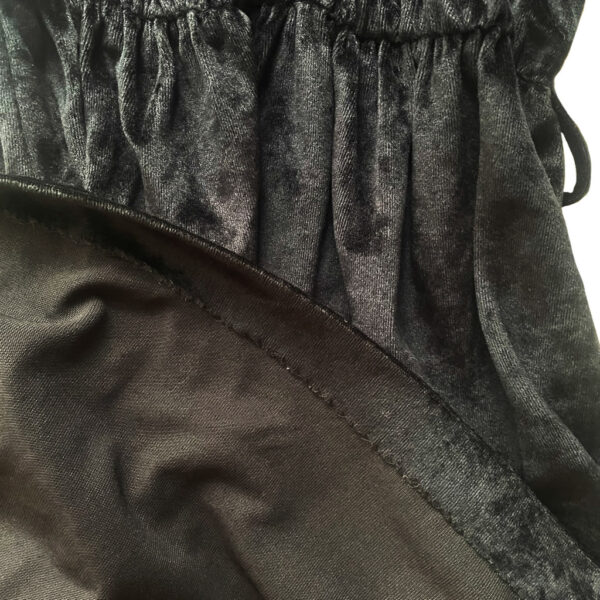 Robe noire en panne de velours elephant Paris vintage